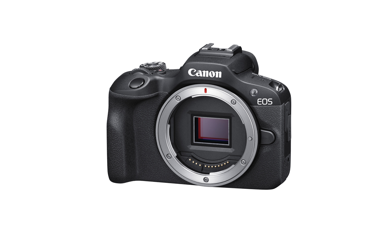 Canon EOS R100 + Canon RF-S 18-45 mm 1:4.5-6.3 IS STM 4549292214598