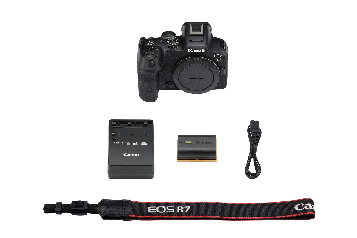 Canon EOS R7 Set mit Tamron 17-70mm f/2.8 Di III-AVC VXD für Canon RF Canon EOS R7 Set mit Tamron 17-70mm f/2.8 Di III-AVC VXD für Canon RF
