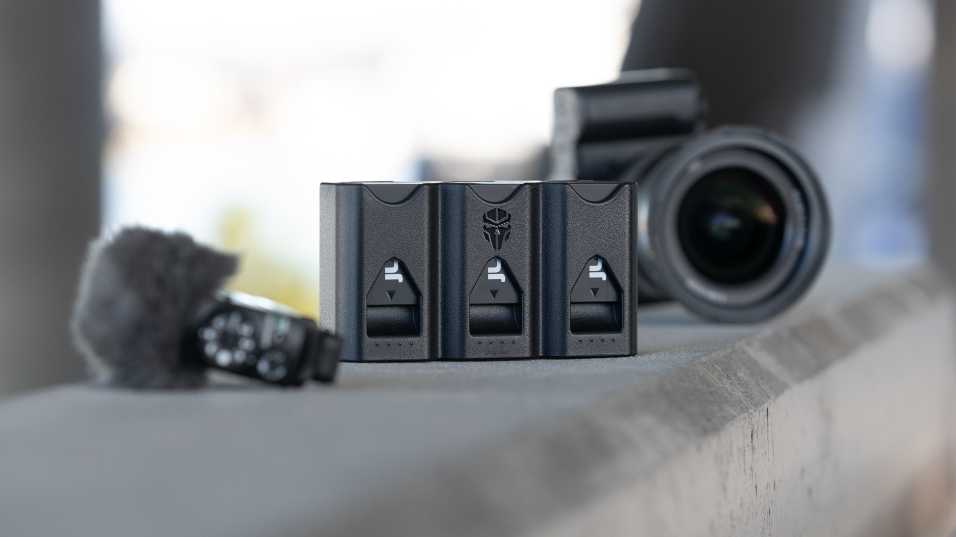 Jupio Pr1me Gear Tri-Charge LP-E6 + Jupio LP-E6 Akku 8719743932401