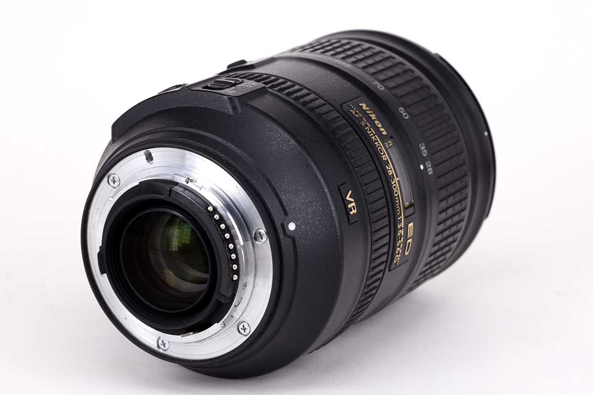 Nikon AF-S Nikkor 28-300mm f/3.5-5.6G IF-ED VR | Zustand: A | Gebraucht