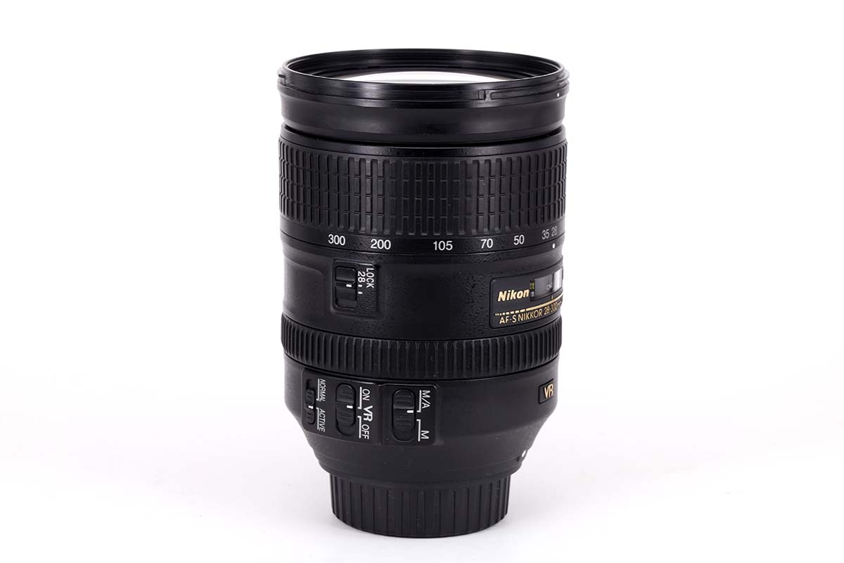 Nikon AF-S Nikkor 28-300mm f/3.5-5.6G IF-ED VR | Zustand: A | Gebraucht Nikon AF-S Nikkor 28-300mm f/3.5-5.6G IF-ED VR | Zustand: A | Gebraucht