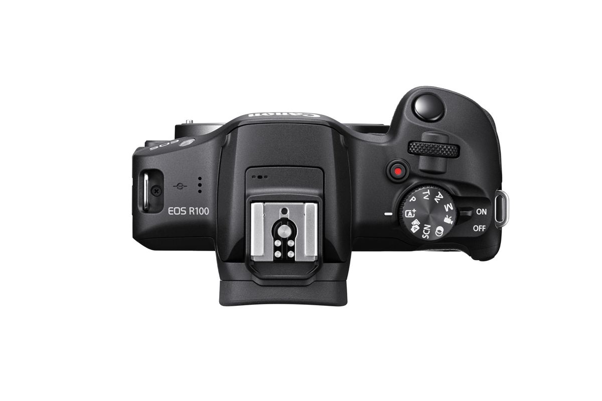 Canon EOS R100 + Canon RF-S 18-45 mm 1:4.5-6.3 IS STM 4549292214598