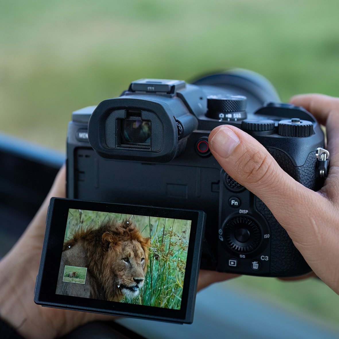 Sony DSC-RX10 V Kompaktkamera, schwarz